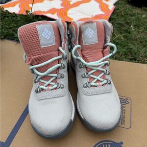 COLUMBIA NEWTON RIDGE LT WP WOMEN'S HIKING BOOTS